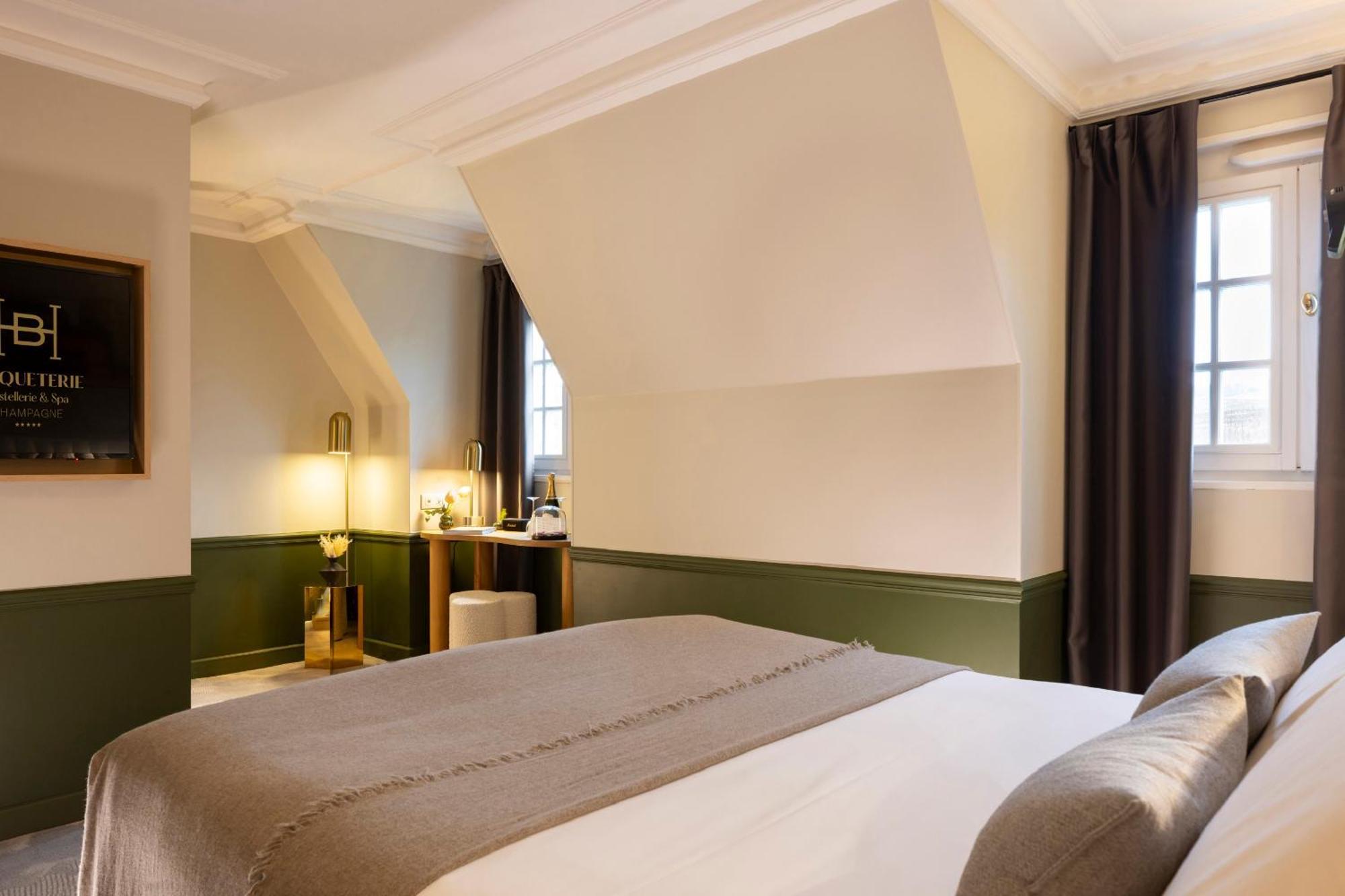 Hostellerie Briqueterie & Spa Champagne Vinay  Exterior foto A room at the hotel