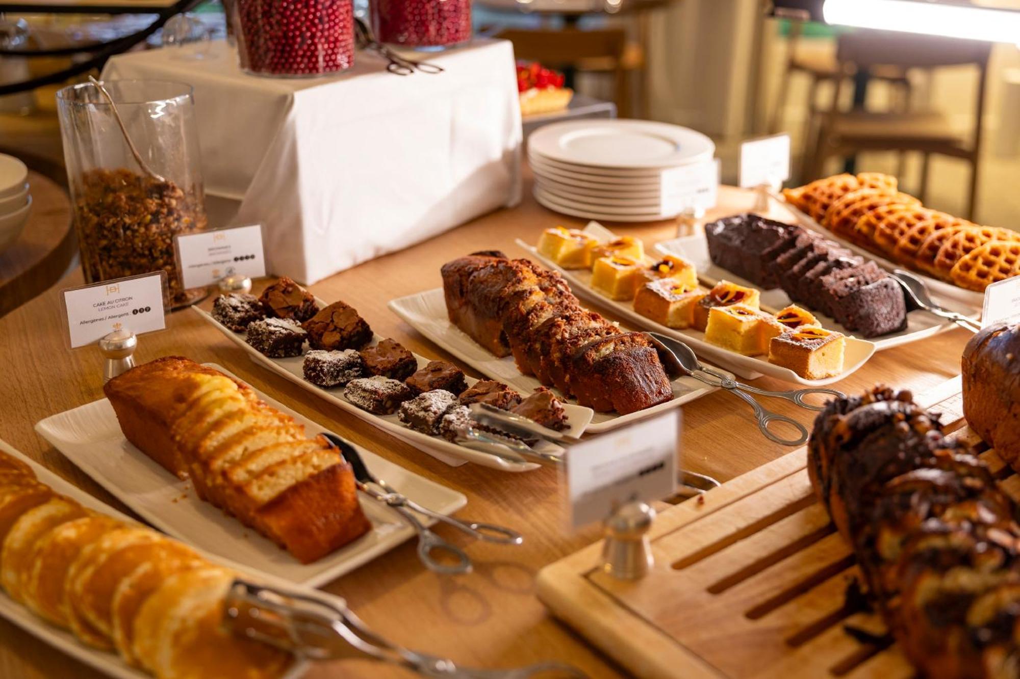 Hostellerie Briqueterie & Spa Champagne Vinay  Exterior foto A selection of cakes